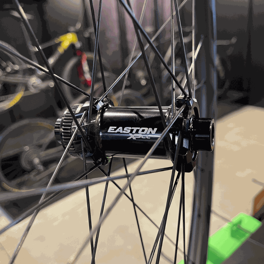 Rodas Easton EC70 AX em Carbono