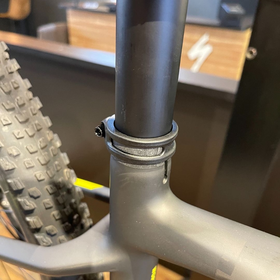 Abraçadeira Syncros Para Quadros De Bicicleta 34.9mm com parafuso em TITÂNIO 