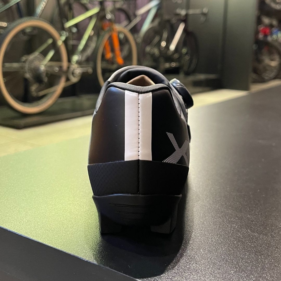 Sapatilha Shimano SH-XC702 MTB Carbon Branca