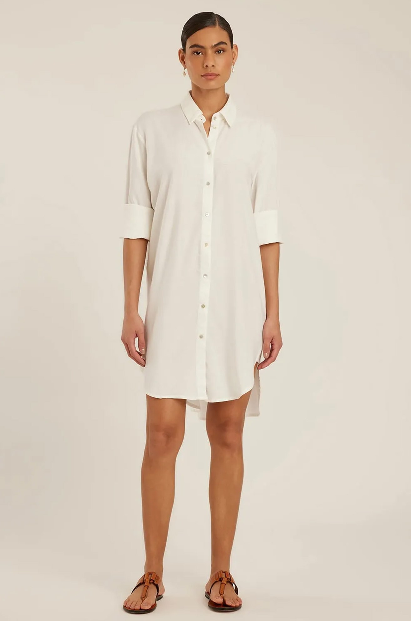 Chemisier básico fraldado off white