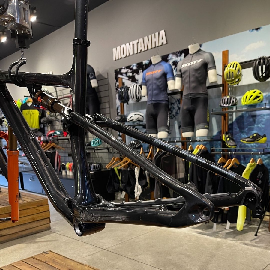 Quadro Specialized Epic Evo com Kashima Carbono