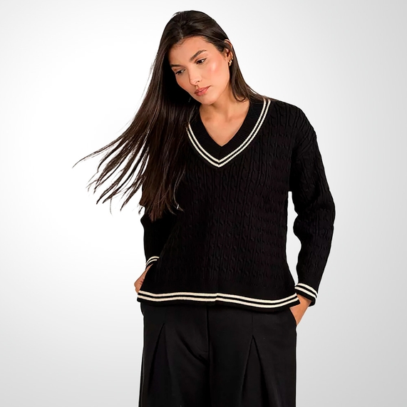 BLUSA FEMININA EM TRICOT GOLA V PRETA PADRÃO