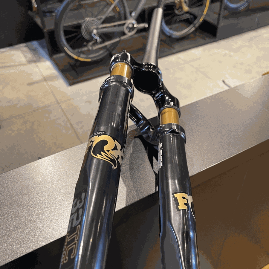 Garfo de Suspensão Fox Kashima Original 32 Para Gravel Preta 40/50mm 2025