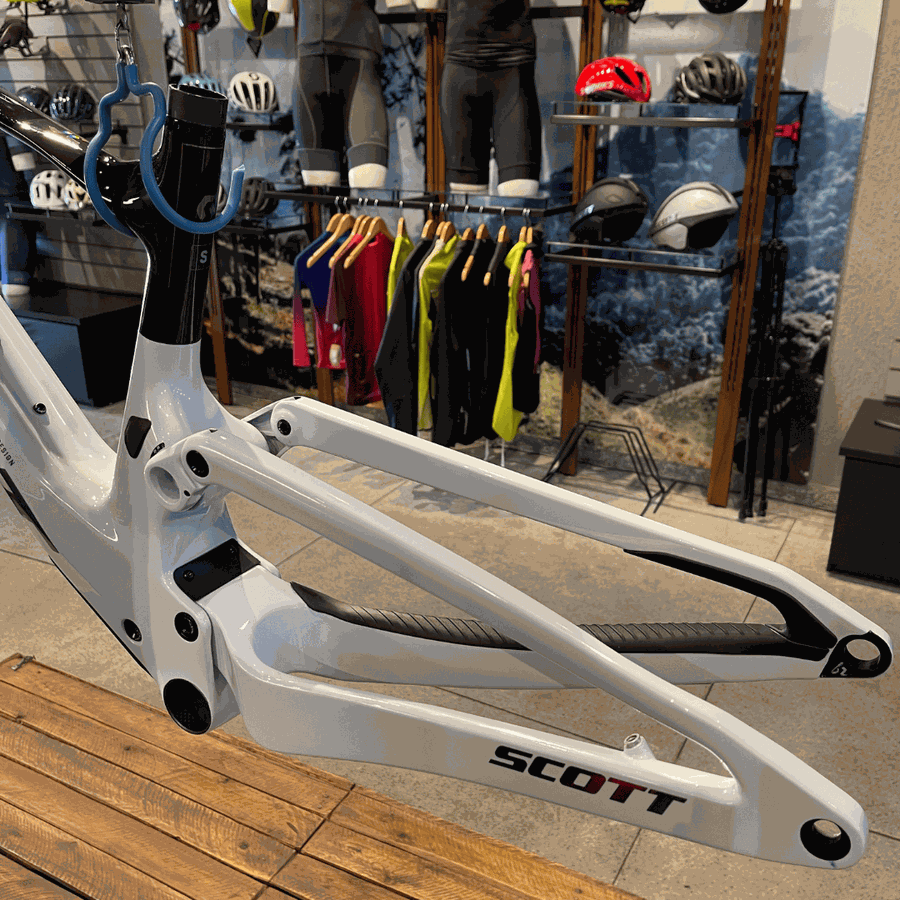 Quadro SCOTT Spark RC team em Carbono branco e preto