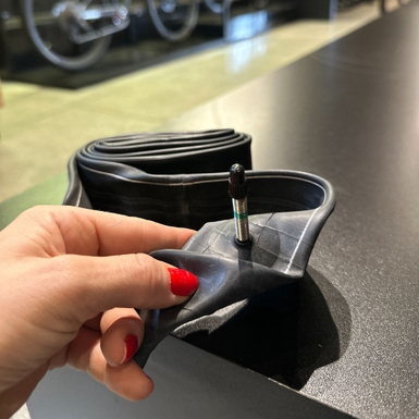 Câmara de Ar Specialized Com Válvula Presta Aro 29 Preta