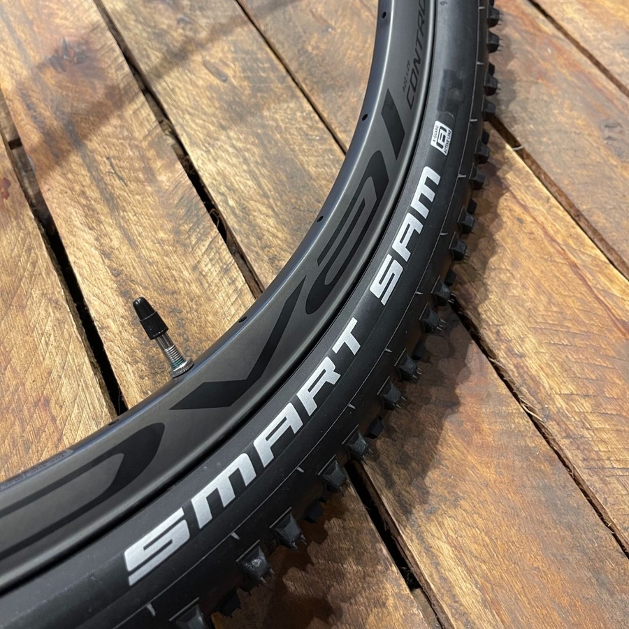 Pneu Schwalbe NÃO TUBELESS Smart Sam Arame Preto
