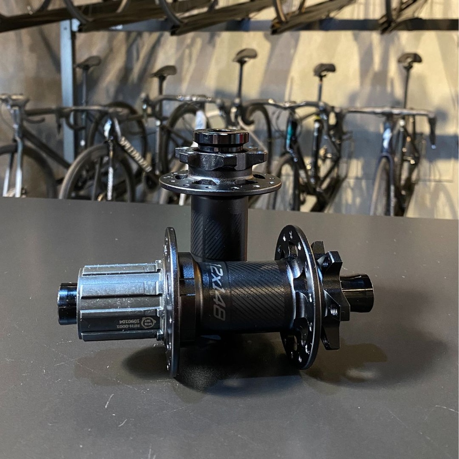 Par de Cubo Rolamentado Boost Preto