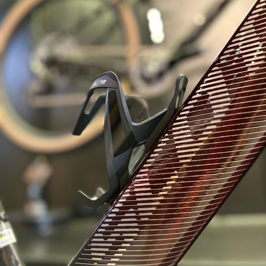 Suporte de Garrafa Elite Vico Carbon Preto Fosco