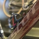 Suporte de Garrafa Elite Vico Carbon Preto e Wine - 3