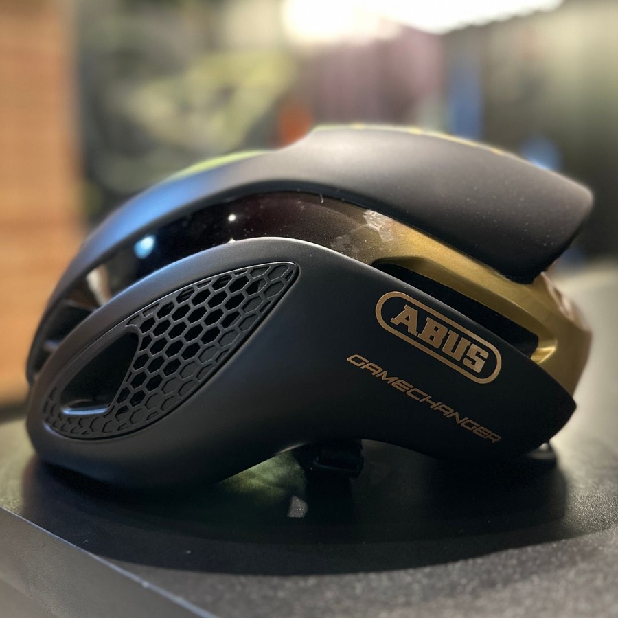 Capacete Abus GameChanger Preto e Dourado