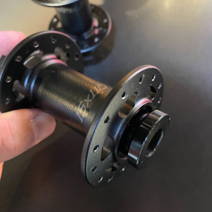 Par de Cubo Rolamentado Boost Preto