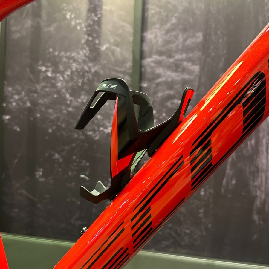 Suporte de Garrafa Elite Vico Carbon Preto e Vermelho