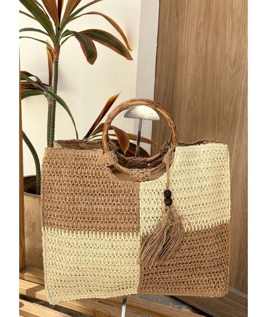 BOLSA QUADRADA BICOLOR PALHA COM ALÇA DE MADEIRA