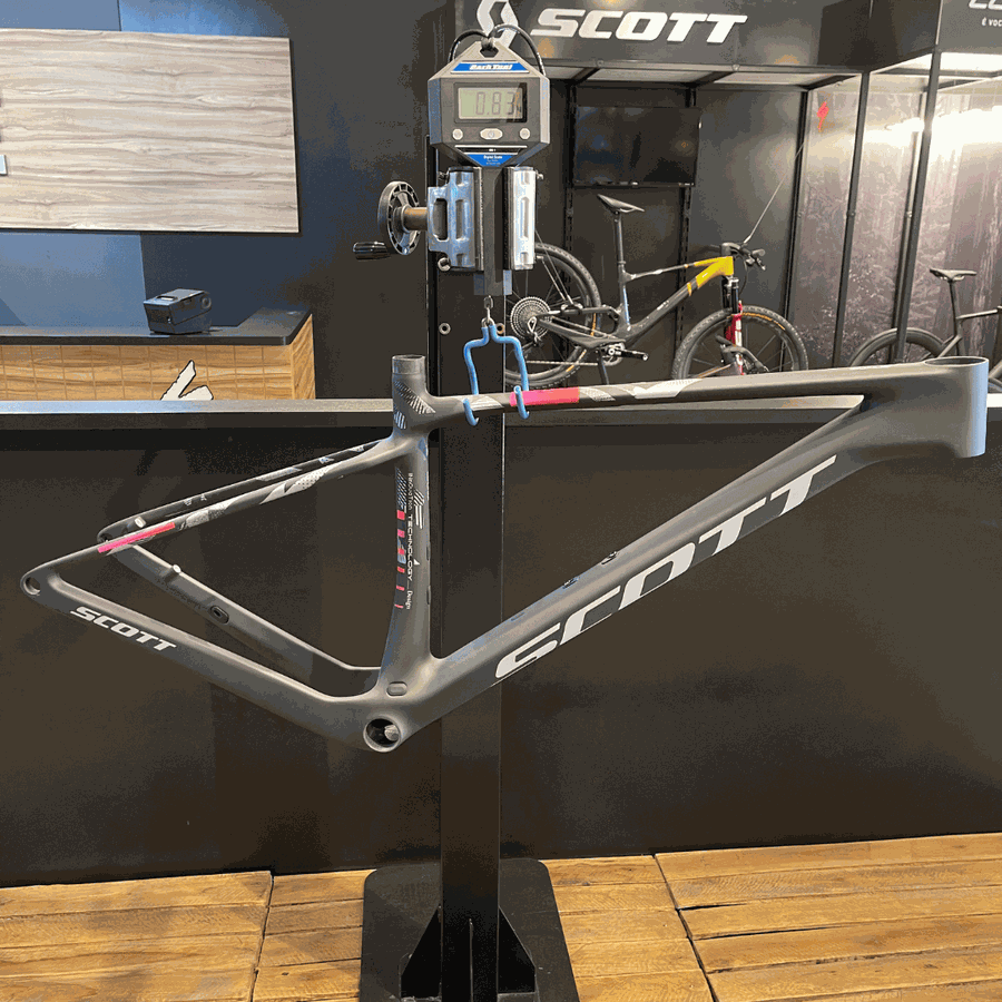 Quadro Scott Em Carbono Scale HMX RC WC Carbono Aparente