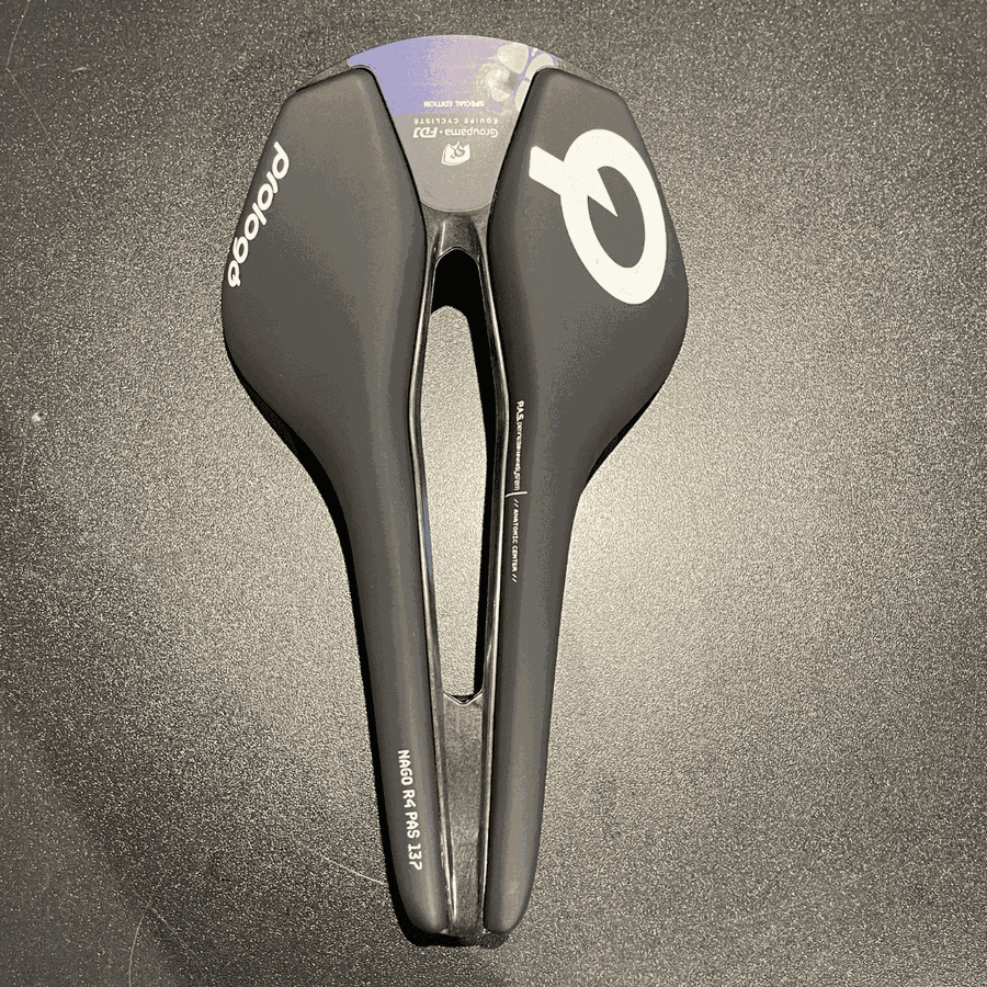 Selim Prologo Nago R4 Pas Nack em Carbono Groupama 