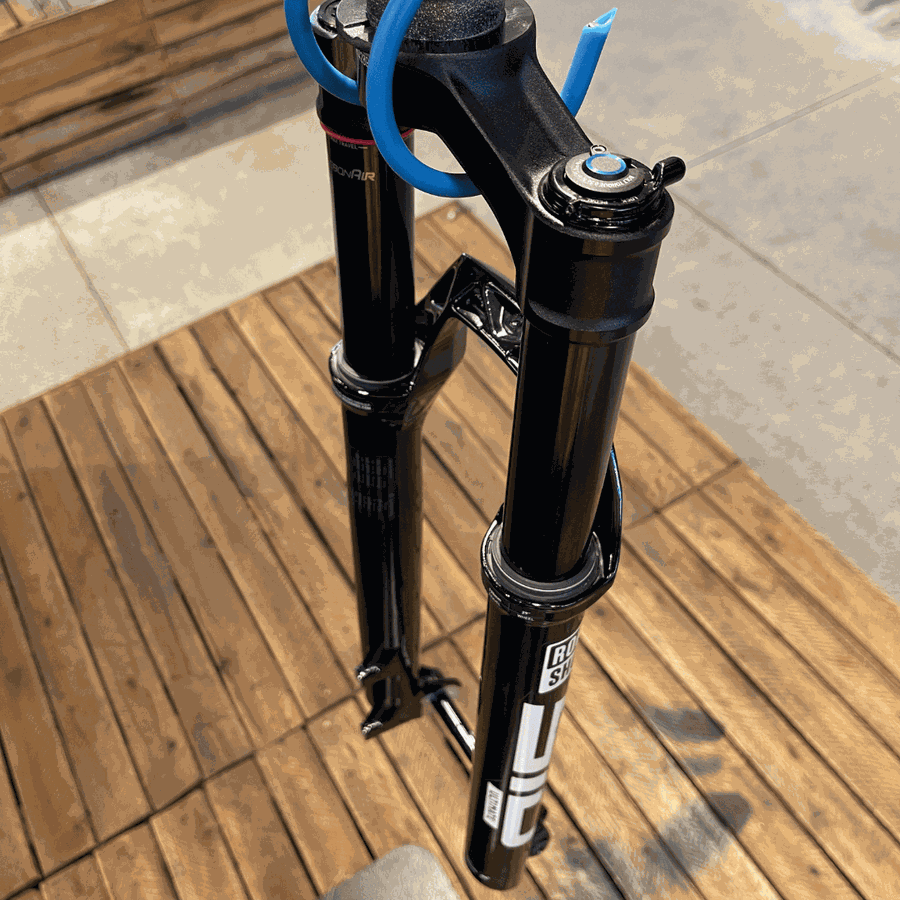 Garfo de Suspensão RockShox Sid Ultimate 120mm Preta com Trava no Guidão