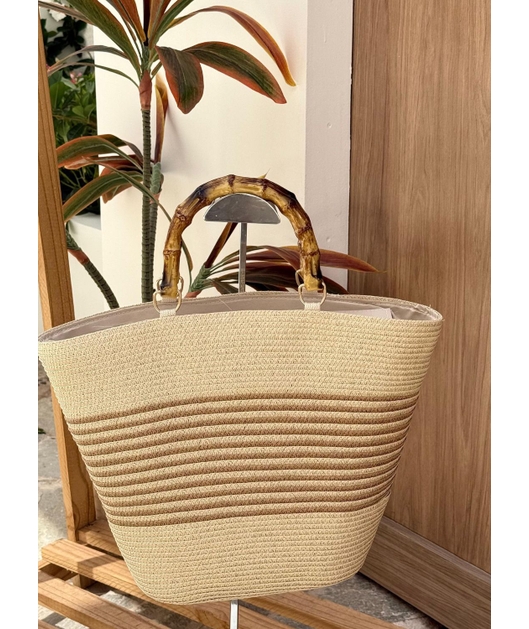 BOLSA DE PALHA COM ALÇA DE BAMBU LISTRAS NATURAL