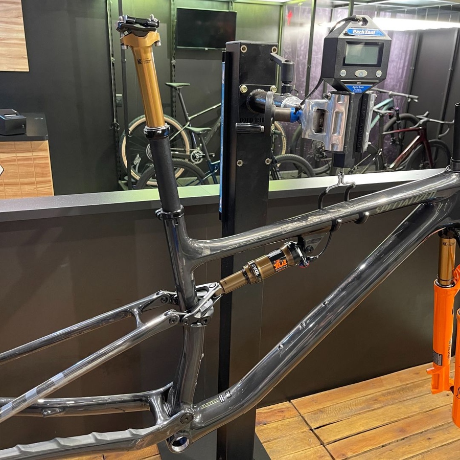 Quadro Specialized Epic Evo com Kashima Carbono