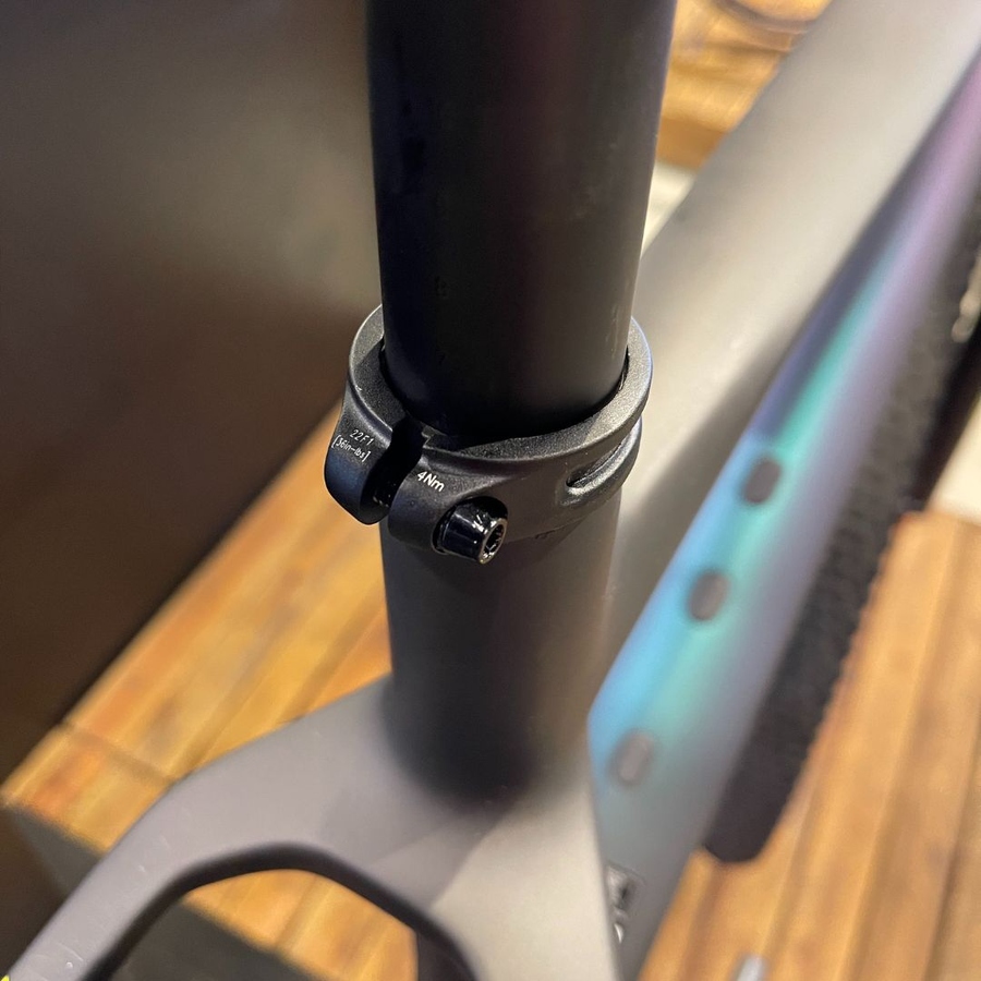 Abraçadeira Syncros Para Quadros De Bicicleta 34.9mm com parafuso em TITÂNIO 