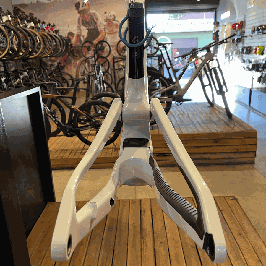Quadro SCOTT Spark RC team em Carbono branco e preto