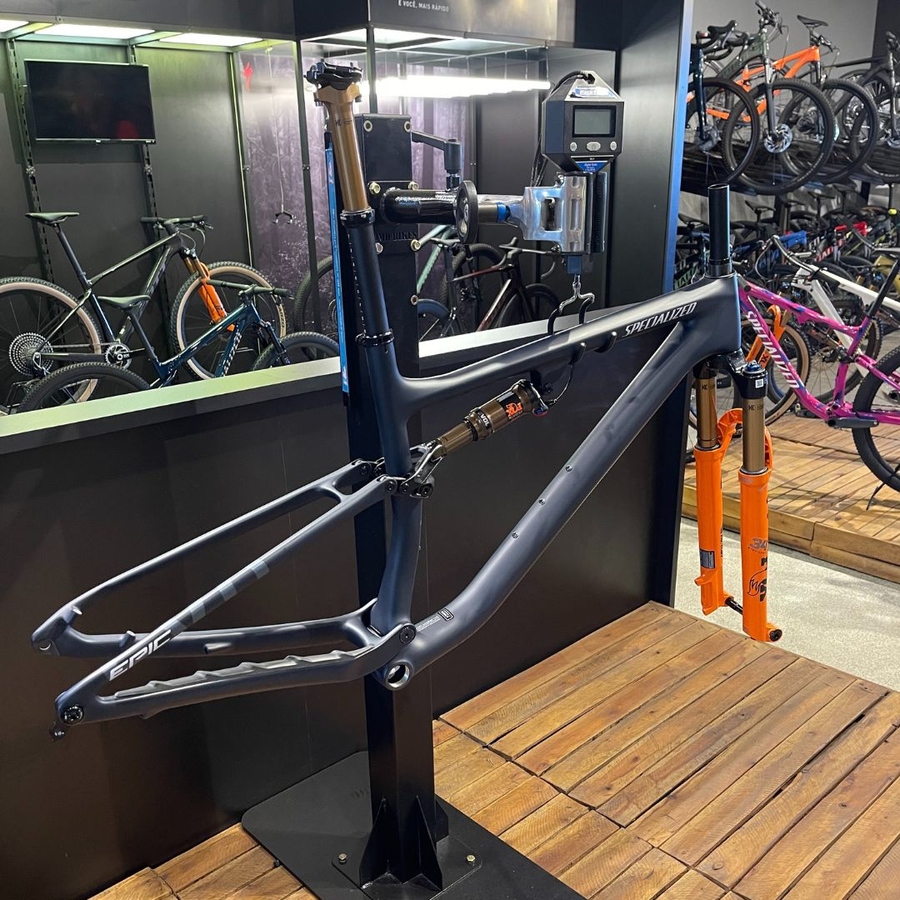 Quadro Specialized Epic Evo com Kashima Preto