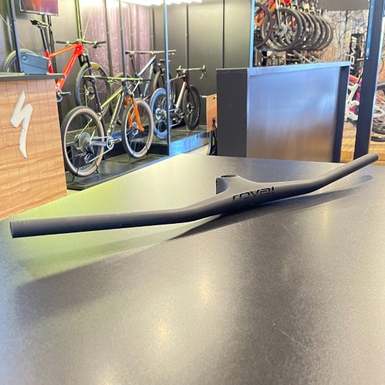 Guidão Specialized Roval seminovo Integrado em Carbono 