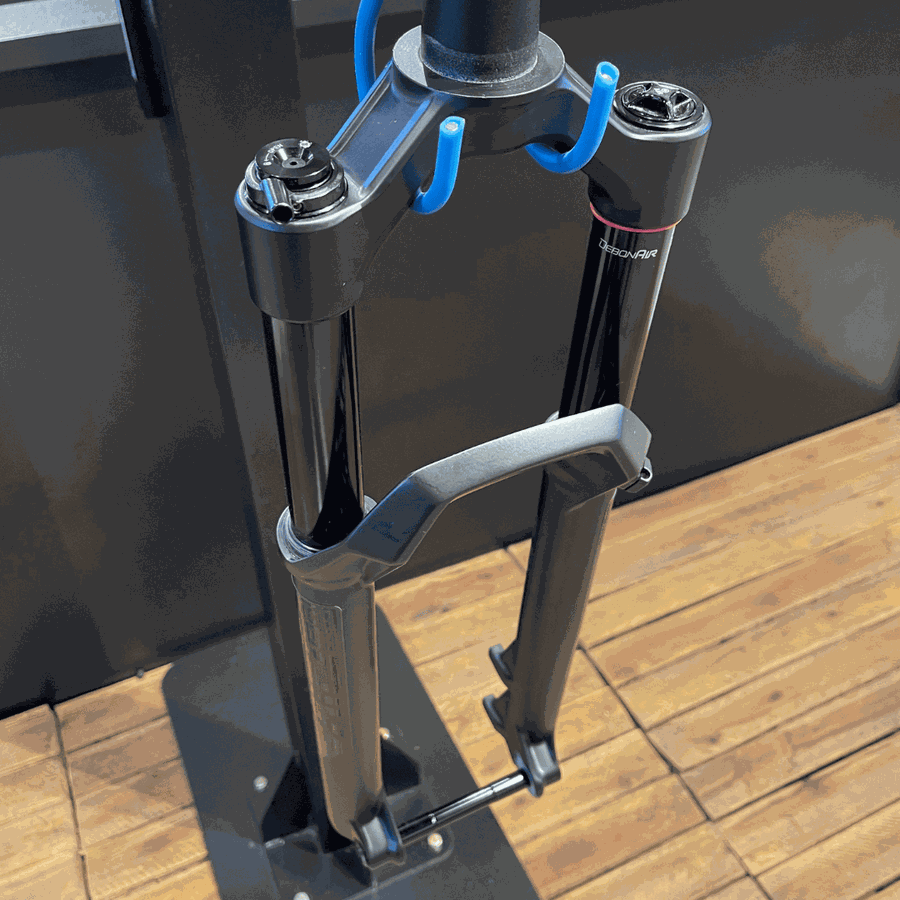 Garfo de Suspensão RockShox Pike 130mm Preta com Trava no Guidão