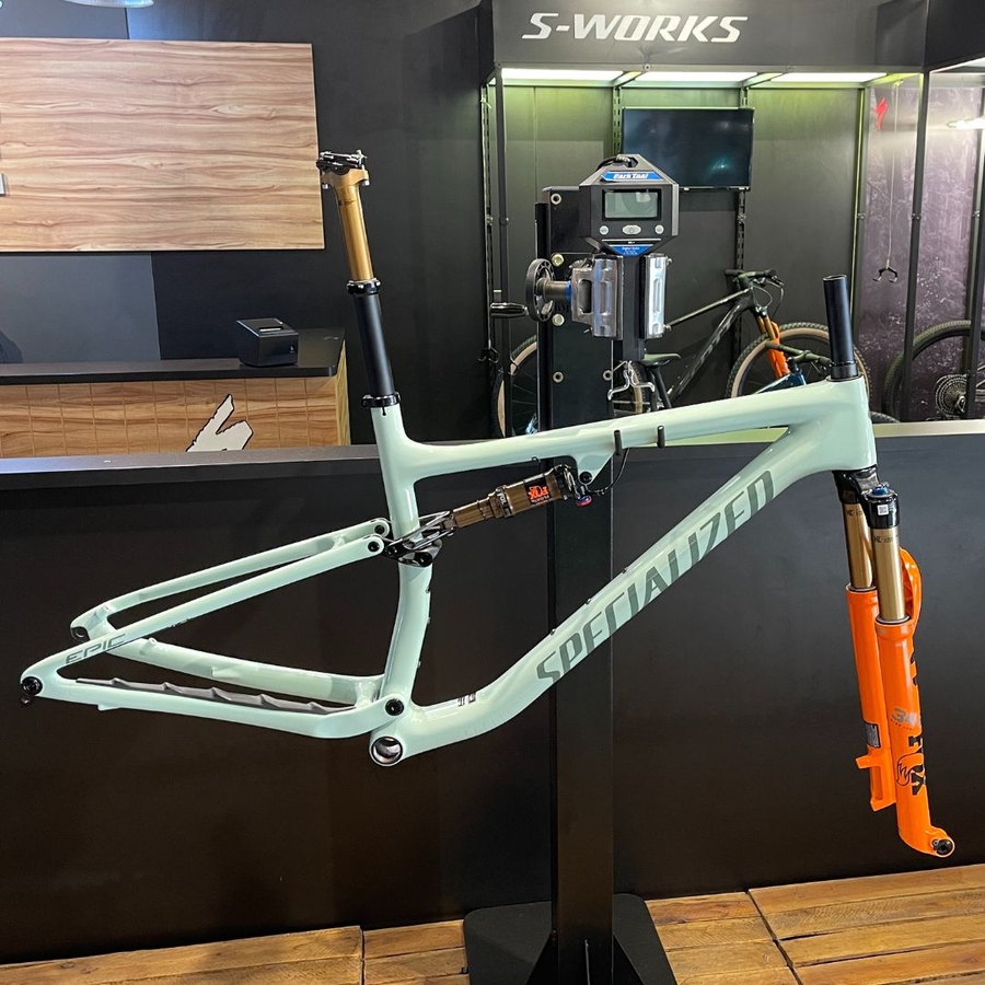 Quadro Specialized Epic Evo com Kashima Verde Água