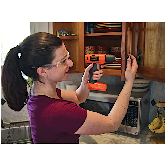 PARAFUSADEIRA E FURADEIRA BLACK+DECKER 8V MAX BIVOLT