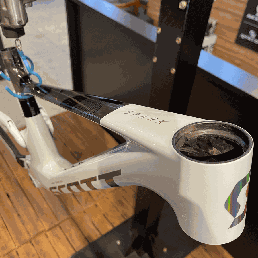 Quadro SCOTT Spark RC team em Carbono branco e preto