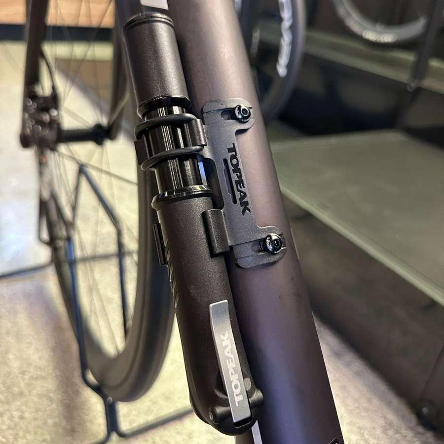 Bomba de Ar Topeak Road Roadie Preta 