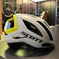 Capacete Scott Centric Plus MIPS Branco e Verde