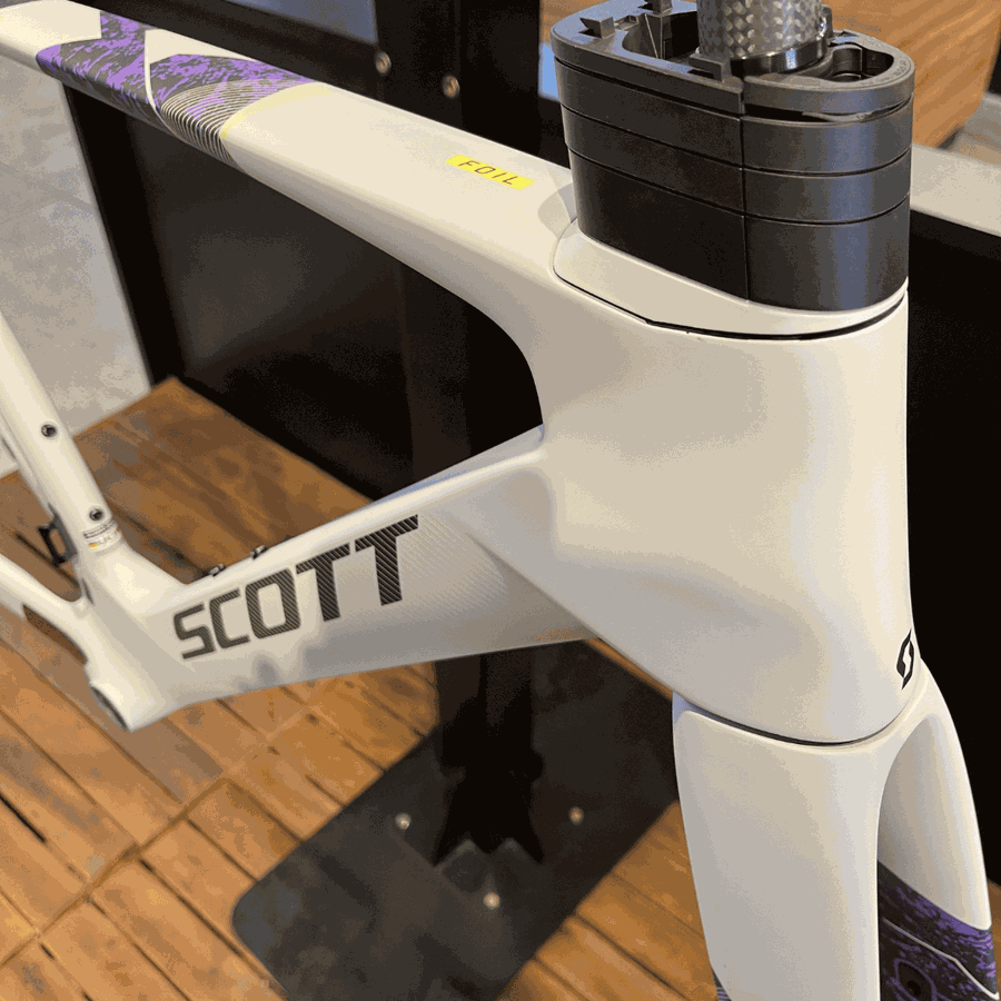 Quadro SCOTT em Carbono FOIL HMX branco camuflado