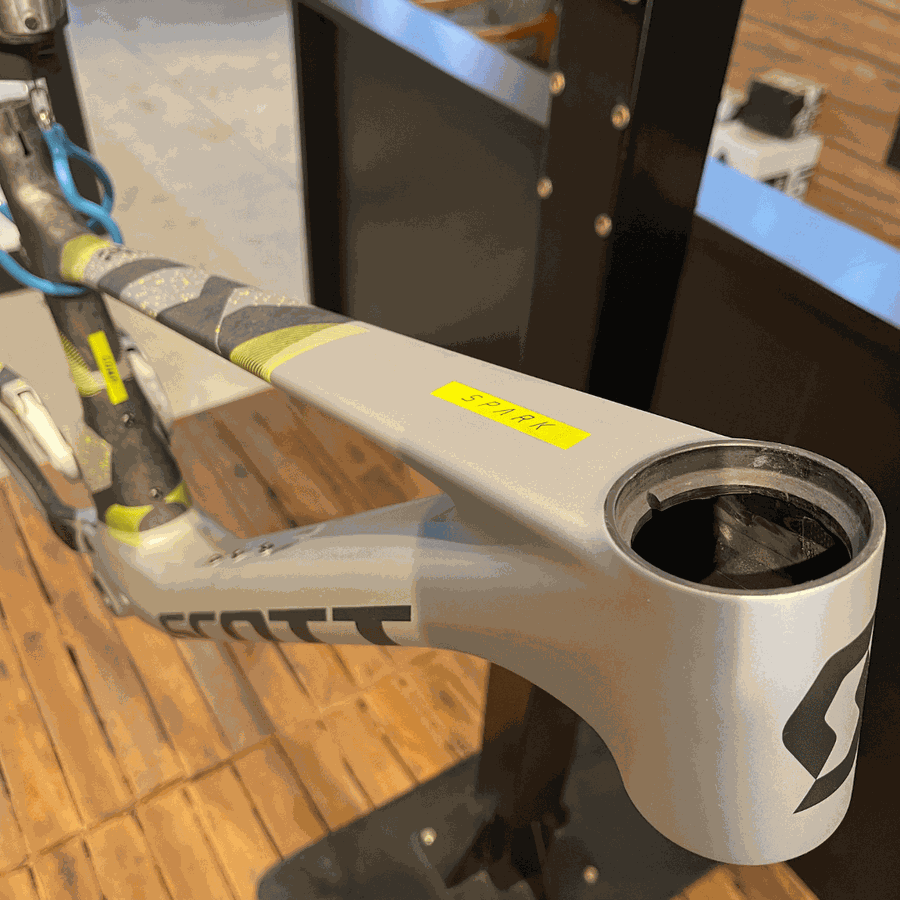 Quadro SCOTT Spark RC comp em Carbono cinza camuflado