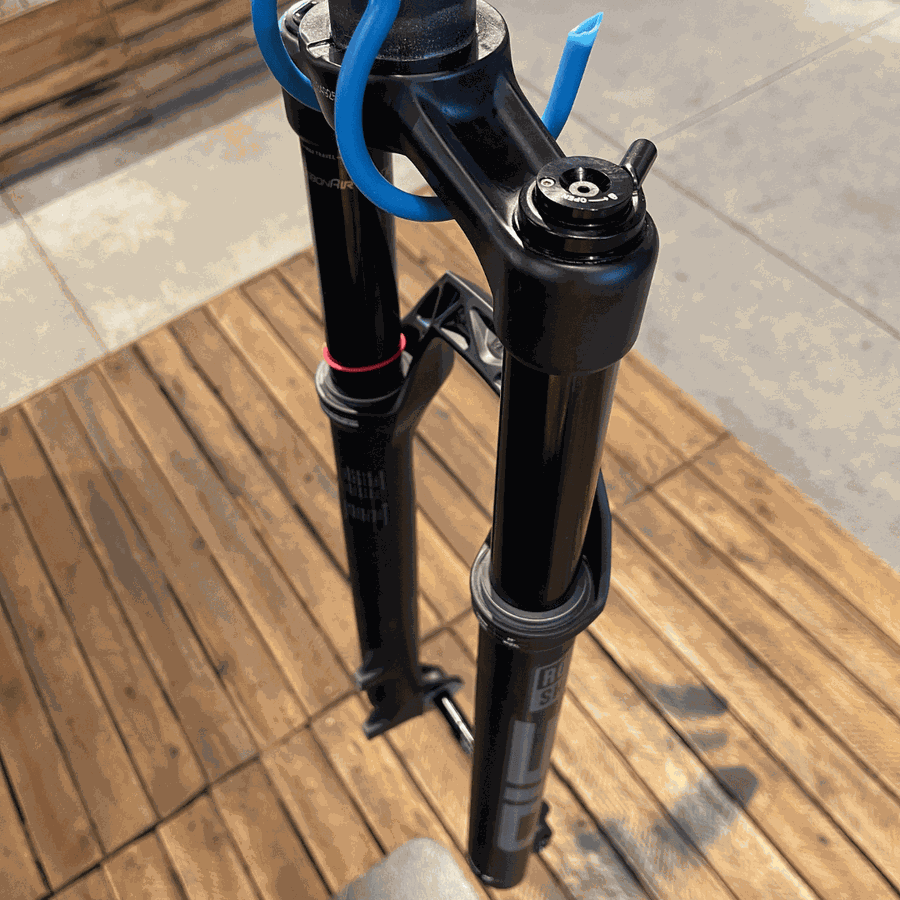 Garfo de Suspensão RockShox Sid 120mm Preta com Trava no Guidão