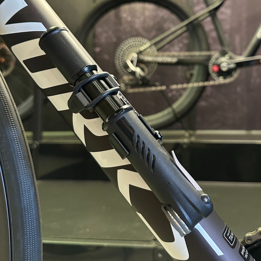 Bomba de Ar Topeak Road Roadie Preta 