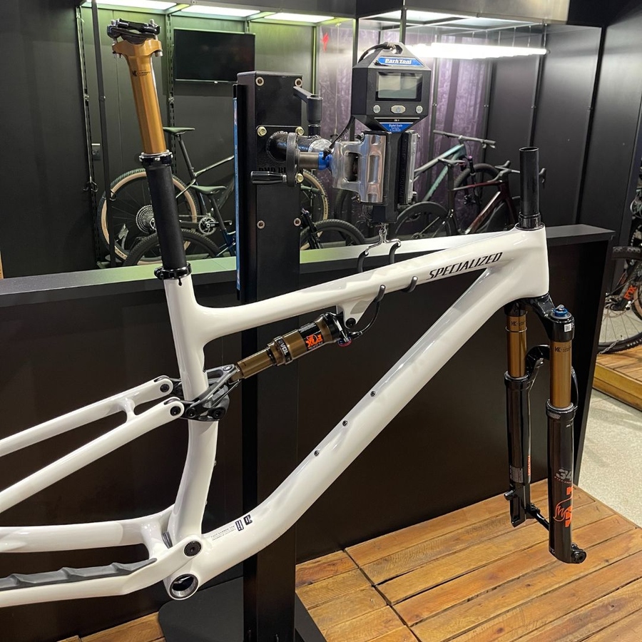 Quadro Specialized Epic Evo com Kashima Branco