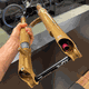 Garfo de Suspensão Fox Kashima Original 34 Gold 120mm 2025 - 5