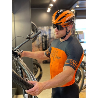 Camisa All Over Masculina Coleção Race Preta e Laranja