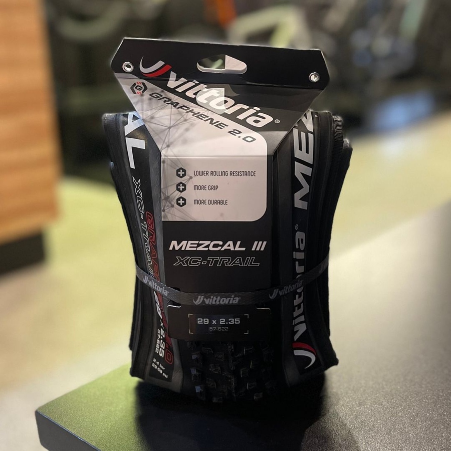 Pneu MTB Vittoria Tubeless Mezcal XCR TNT Tubeless  Preto e Cinza 
