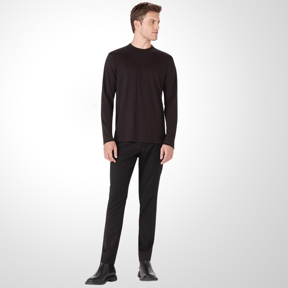 CAMISETA MASCULINA INTERLOQUE GOLA MÉDIA PRETA RICARDO ALMEIDA