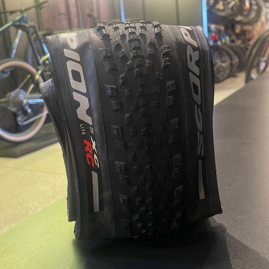 Pneu MTB Pirelli Scorpion XC RC Lite Tubeless  Cinza