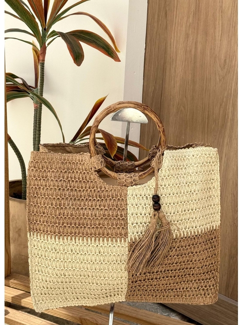 BOLSA QUADRADA BICOLOR PALHA COM ALÇA DE MADEIRA