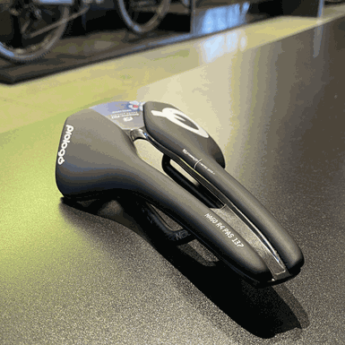 Selim Prologo Nago R4 Pas Nack em Carbono Groupama 