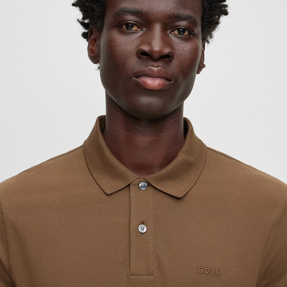 POLO BOSS MASCULINA REGULAR LOGO BORDADO MARROM ESCURO